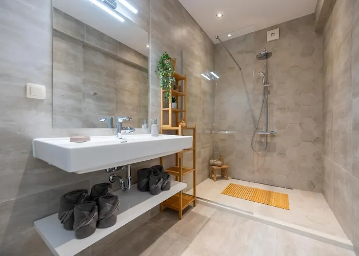 דירה Three Lilies *