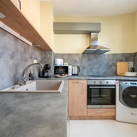 Three Lilies Apartament *