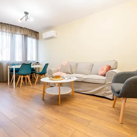 Three Lilies Appartement *