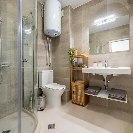 Three Lilies Apartament *